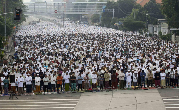 Prayers to celebrate Eid al-Adha in Indonesia