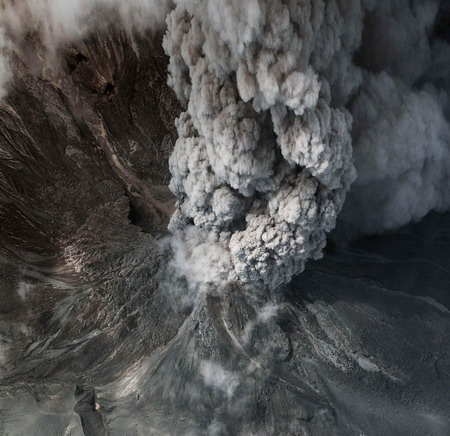 Indonesian volcano toll rises to 304