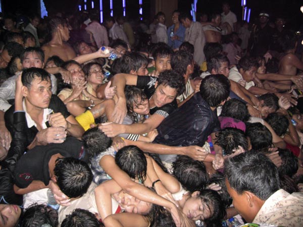 Over 330 die in stampede at Cambodian festival