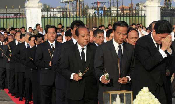 Mourning ceremony held for Cambodian stampede victims