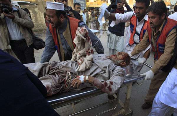 Suicide bombers kill 50 in Pakistan