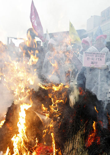 Farmers say no to free trade agreement in Seoul