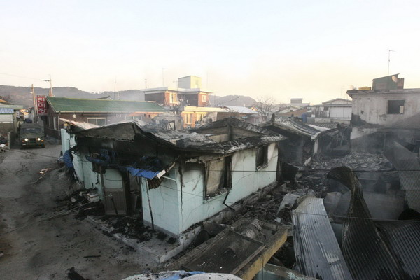 DPRK bombs houses in ROK