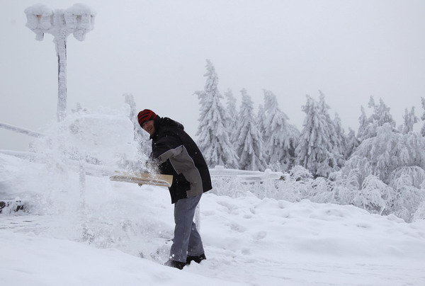 Winter wonderland snarls Europe's traffic