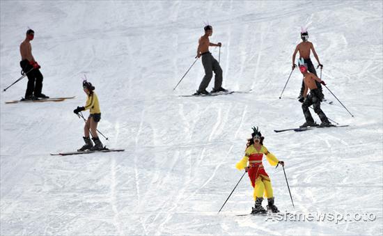 Creative ski games to welcome 2011