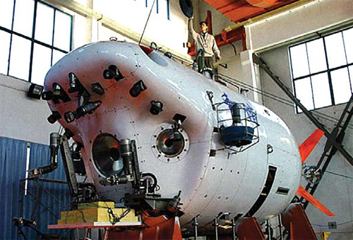 China's manned sub to try 5,000-meter dive