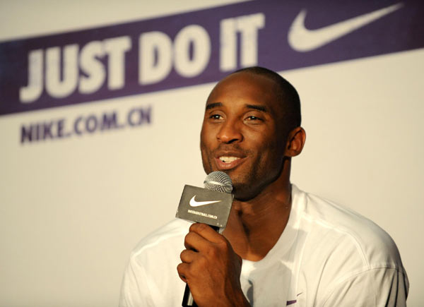 Kobe wows fans during China Tour