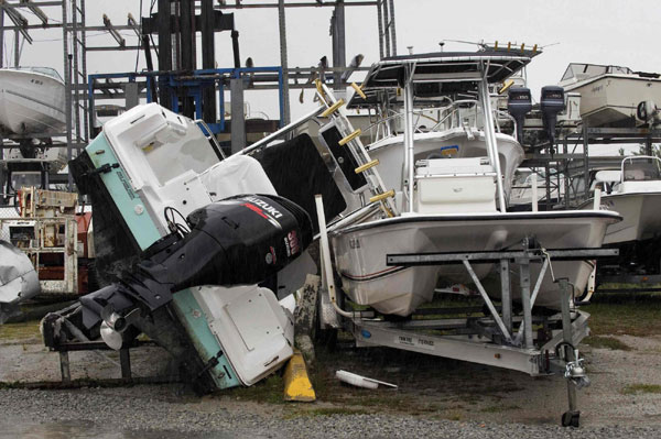 Irene rakes up US East Coast, shuts down New York