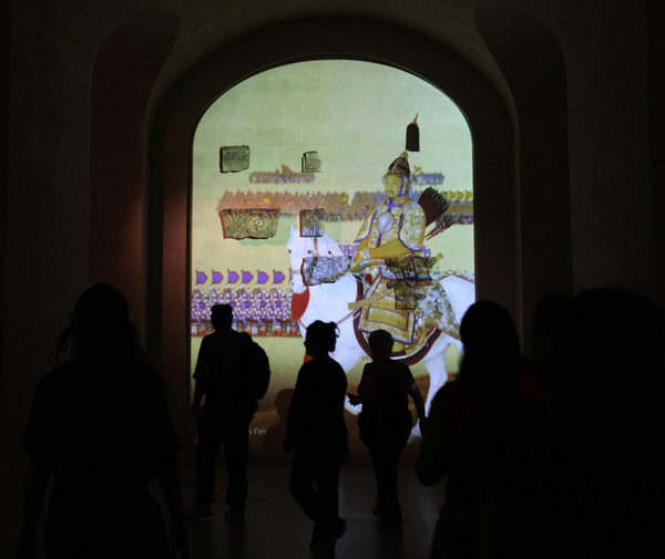 Chinese Forbidden City exhibits open at Louvre