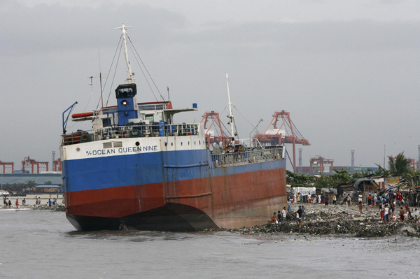 Typhoon Nesat leaves 31 dead in Philippines