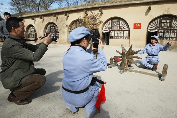 China and Russia promote 'red tourism'