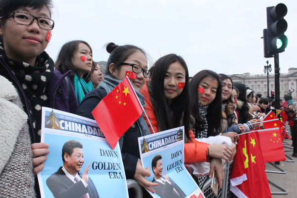 Chinese students out in force to greet President and First Lady