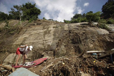 727 dead, 207 missing in Brazil floods