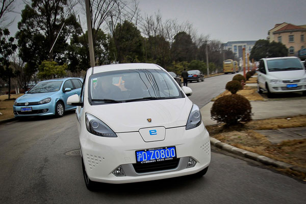 Shanghai issues 1st free plate for new energy cars