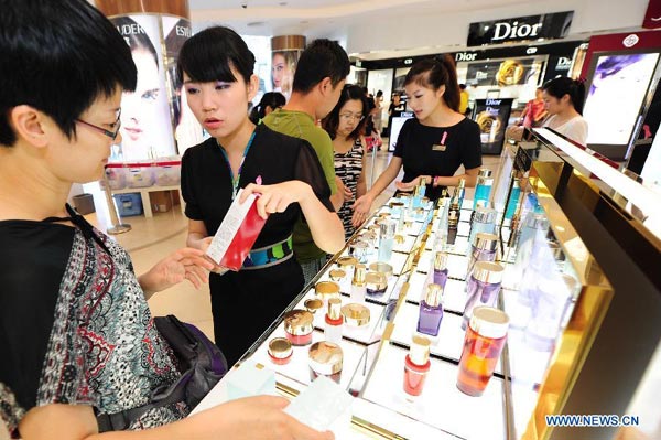 Duty-free shopping surges in tourism-focused Hainan