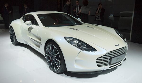 1k Aston Martins head for garage in Chinese mainland
