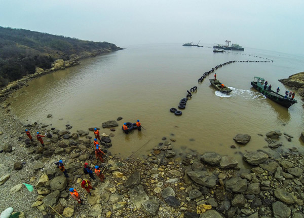 China debuts first DC submarine power line