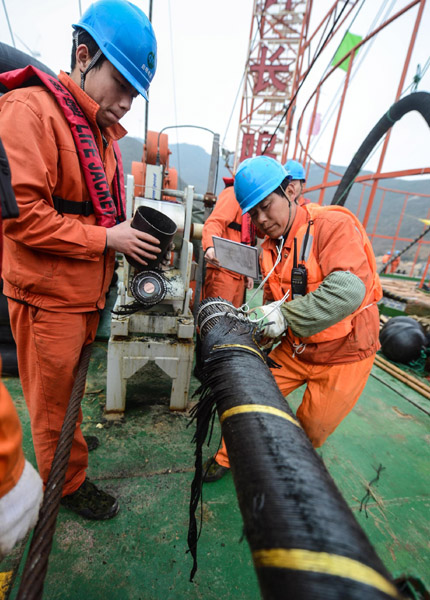 China debuts first DC submarine power line