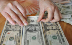 RMB enjoys record-high activity on global markets in Feb