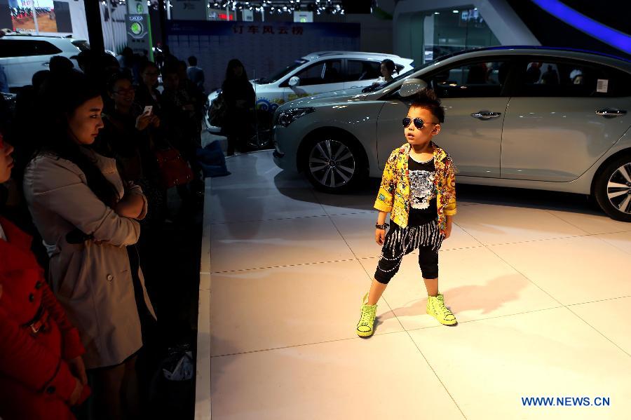 Child models highlight Taiyuan Intl Auto Show