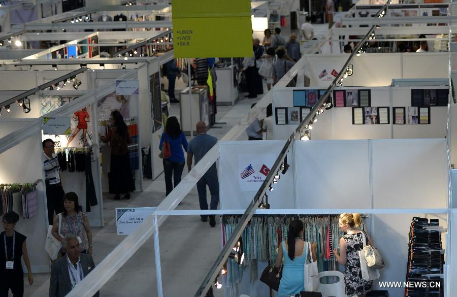 China textile, apparel trade show draws crowds in New York