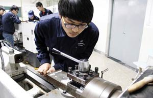 China enhances vocational training of migrant workers