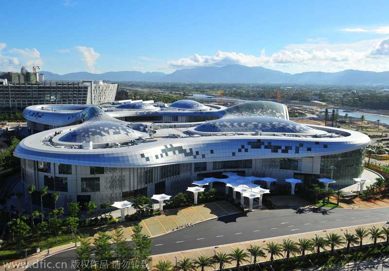 World's largest duty-free shopping center to open in Sanya
