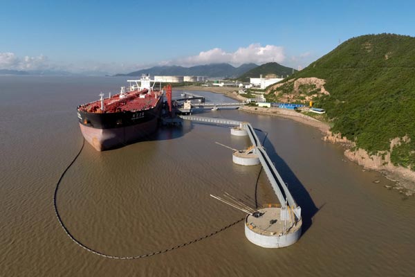 China buys Colombian oil as global glut deepens