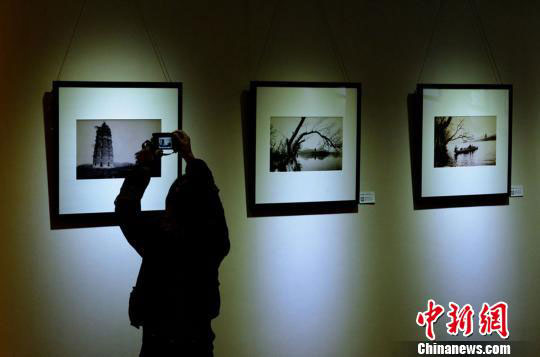 Gold plated Leica cameras on display