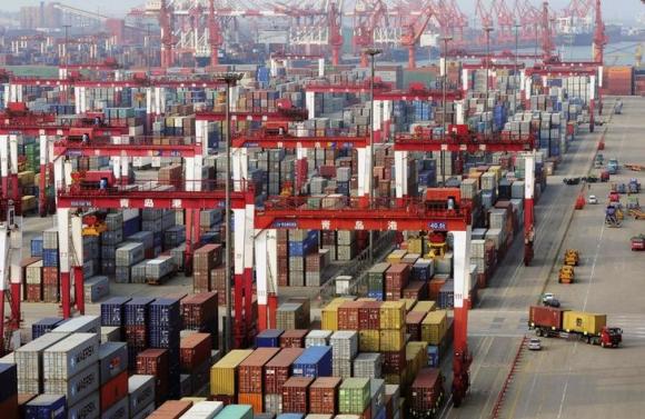China 2014 exports rise 6.1%, imports up 0.4%