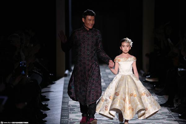 Chinese designer makes a splash at Paris Fashion Week