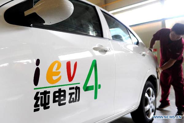 Internet firms urged to develop electric cars