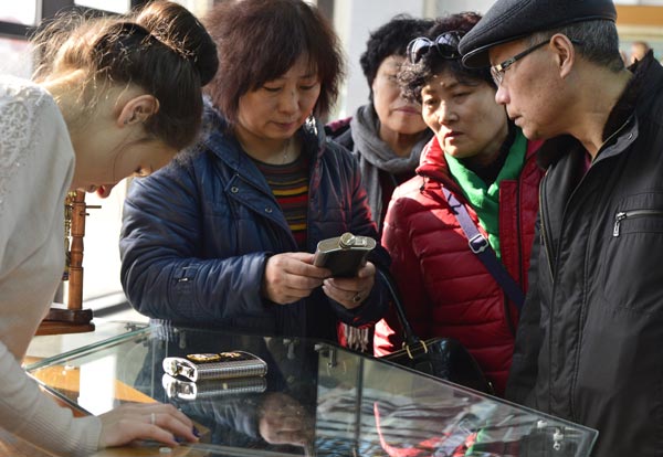 Stronger yuan boosts tourism