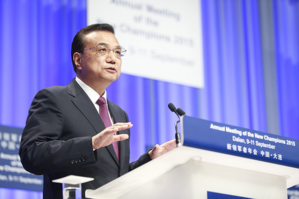 Economy will not see a hard landing: Premier Li