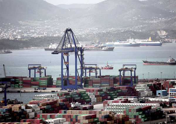 COSCO offers 700m euros for Greece’s Piraeus Port, WSJ says