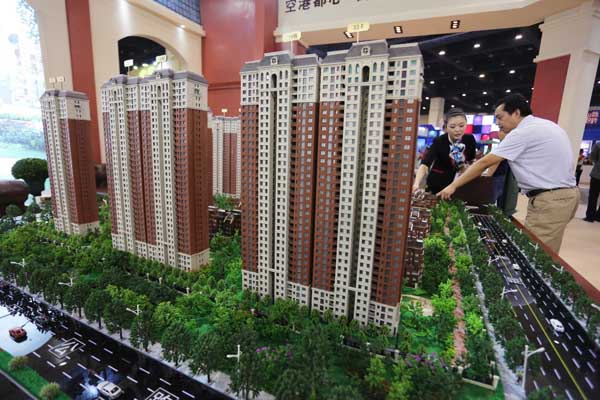 China's home prices continue to pick up in December