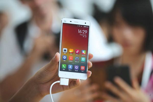 China's smartphone shipments decline but top five gain market share
