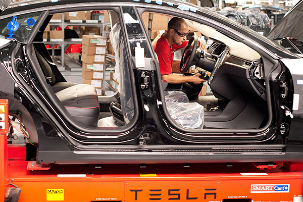 Tesla to deliver Model X to Chinese consumers ahead of schedule