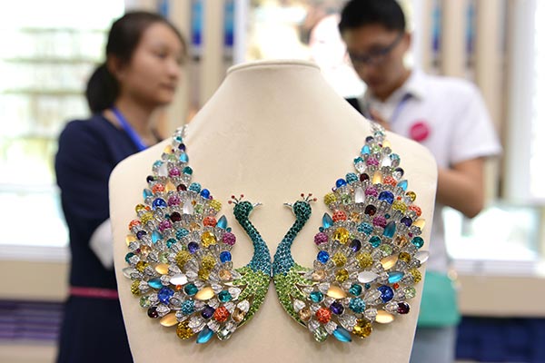 Jewelry loses sparkle as industry declines