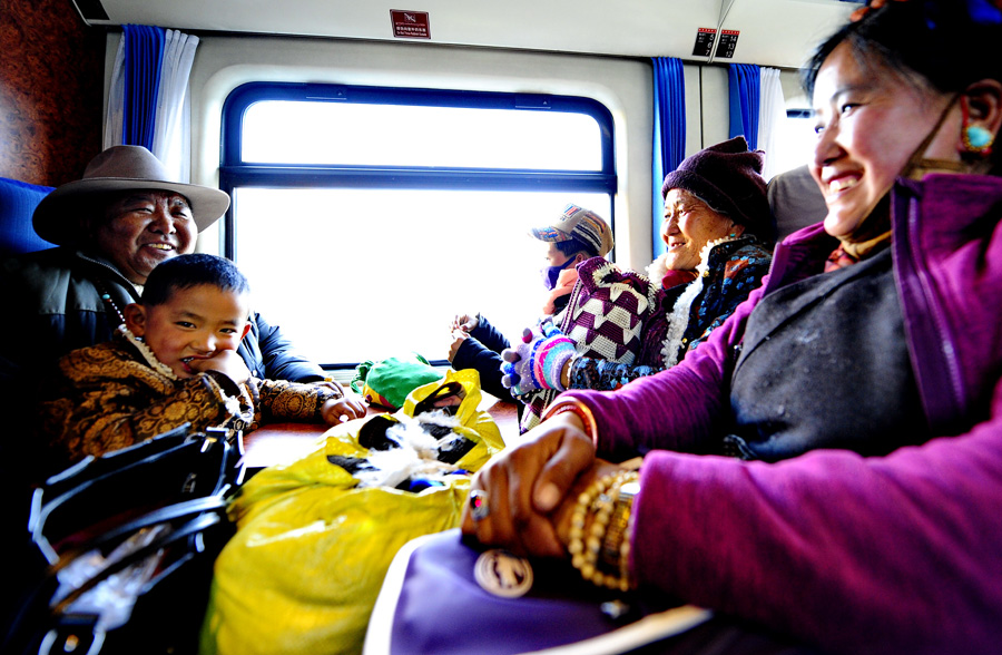 Travelling on the Qinghai-Tibet railway