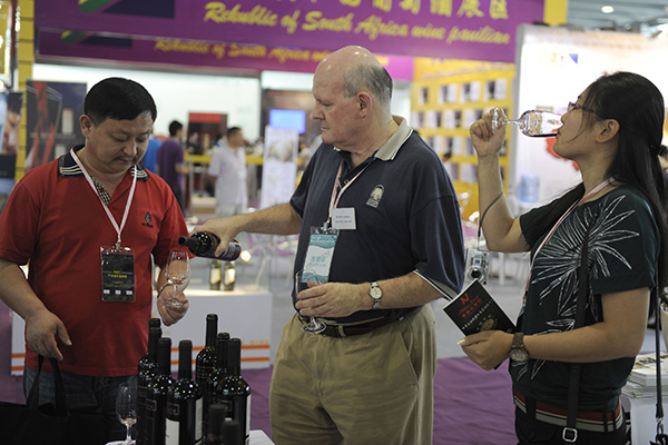 Winemakers on Greek island turn to Chinese market