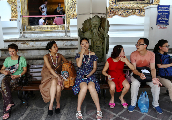 Thailand's economic outlook dims on fewer low-budget Chinese tourists
