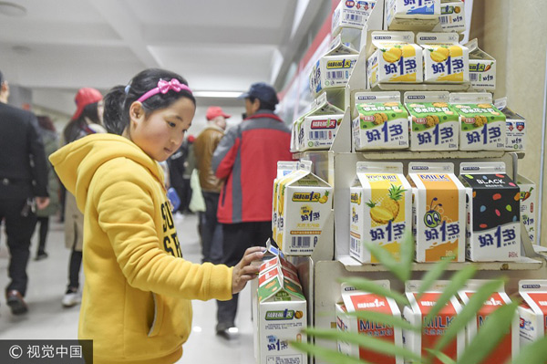 China's dairy industry endeavors to regain public trust