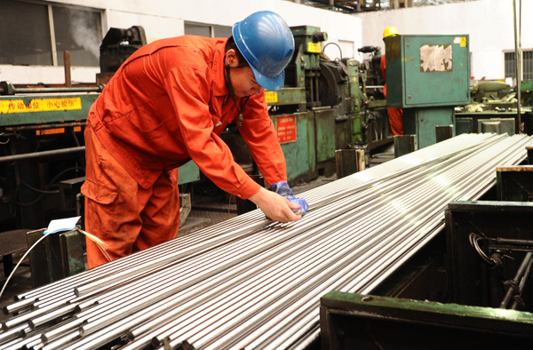 China's steel prices pick up, but big rises unlikely: industry group