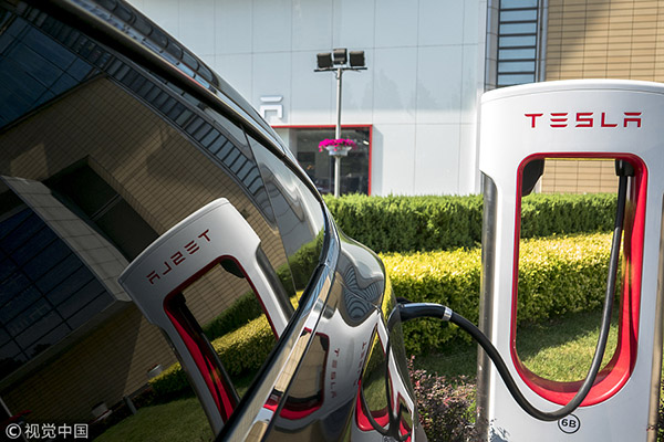 Tesla builds huge charging station in Beijing