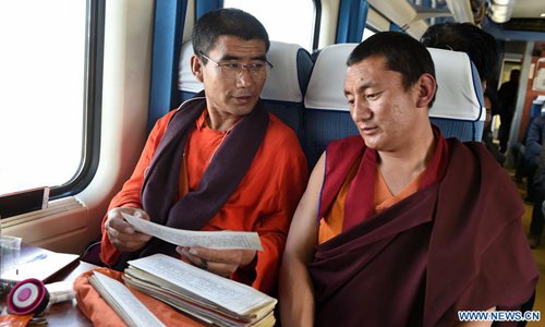 Tibetans take train home after pilgrimage or travelling