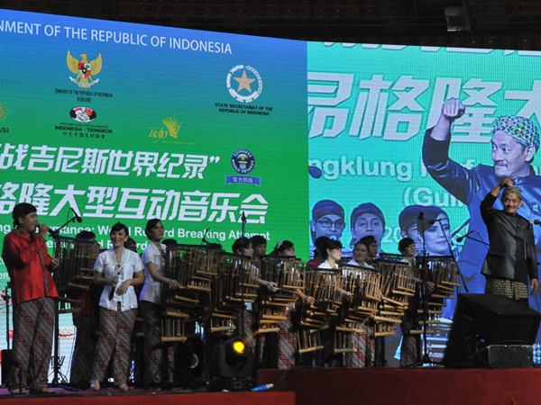 Guinness World Record on Angklung set in Beijing