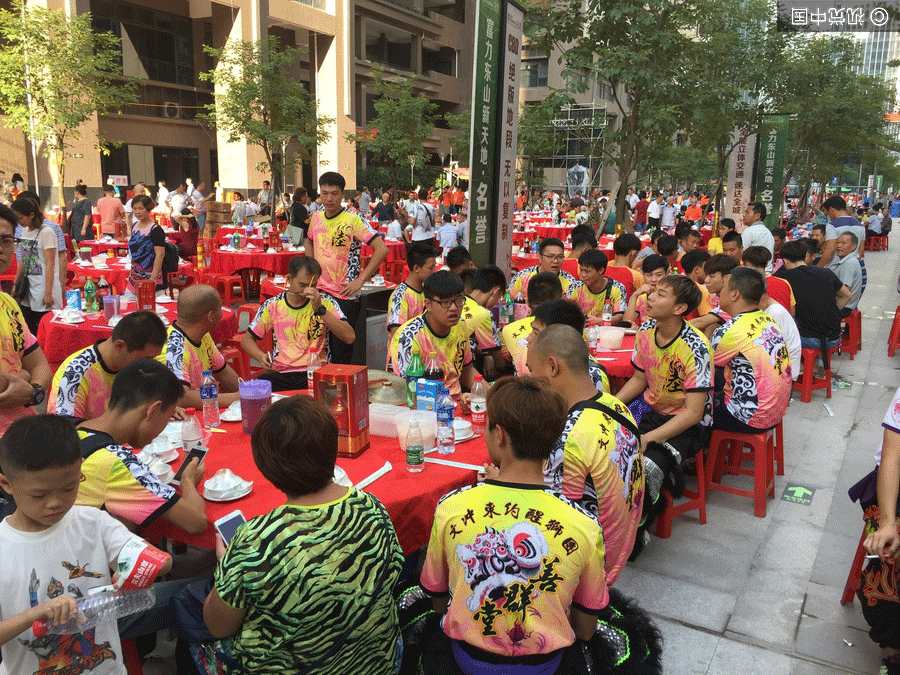 Housewarming feast in Guangzhou hosts 15,000 villagers