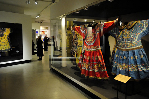 Chinese imperial robes debut in Europe