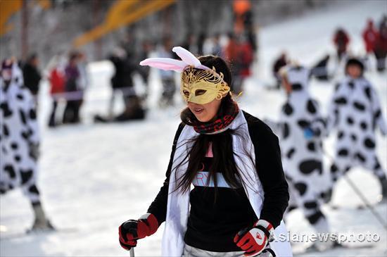 Creative ski games to welcome 2011